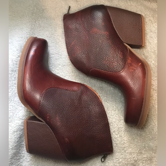 Korks ankle boots size 9.5 - Picture 5 of 9